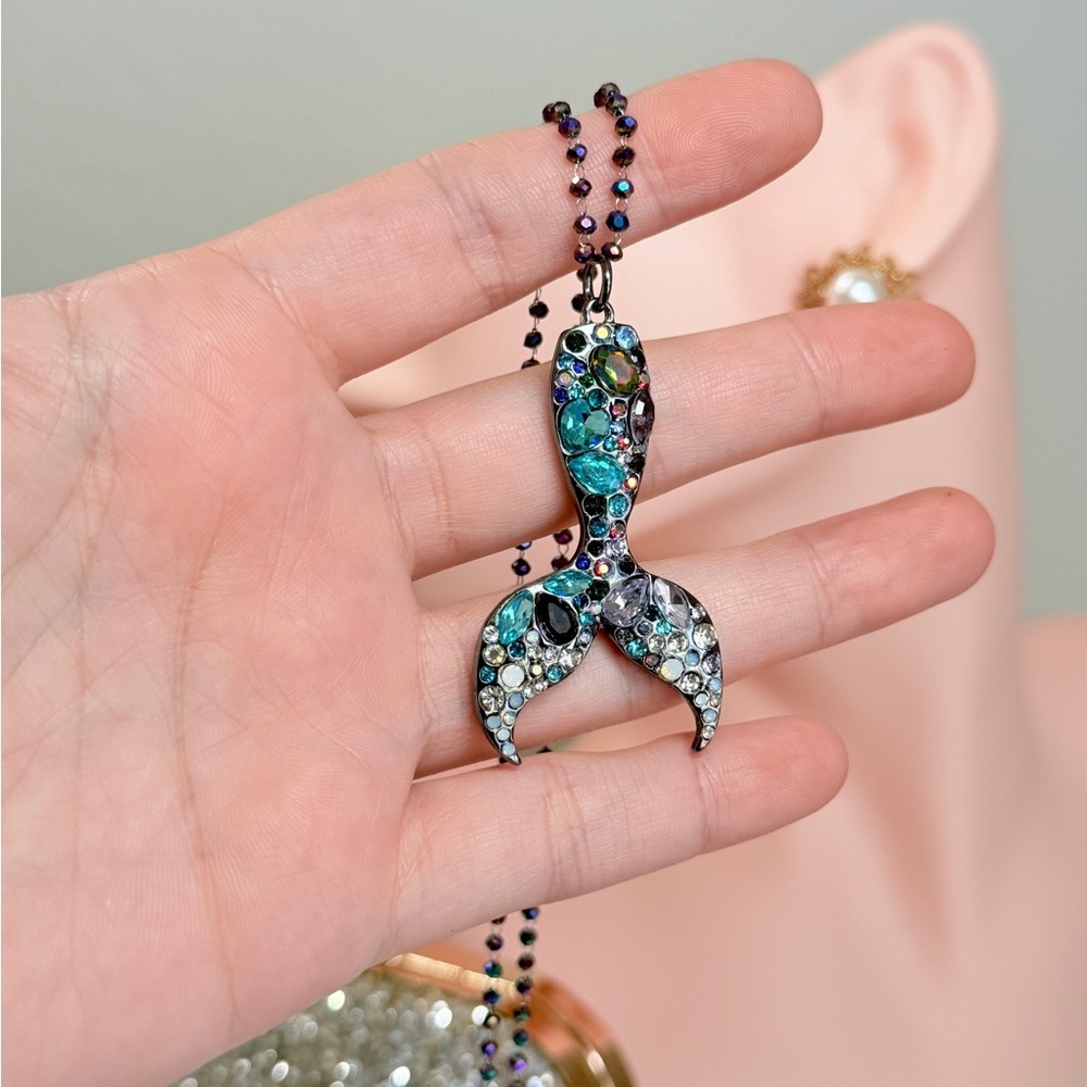 ⚜️ Elegant Mermaid Tail Pendant Necklace - Picture 5 of 7